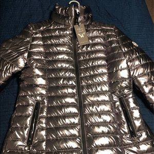 Brand new White Mark women’s silver puff jacket.